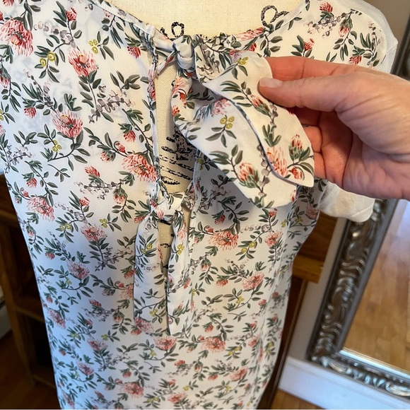 LOFT Mixed Media Floral White/Cream Sweater - Picture 6 of 8